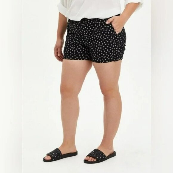 Torrid Women's Plus 18 Stars 3.5 Inch Military Stretch Twill Mid-Rise Black Shor - Picture 12 of 12